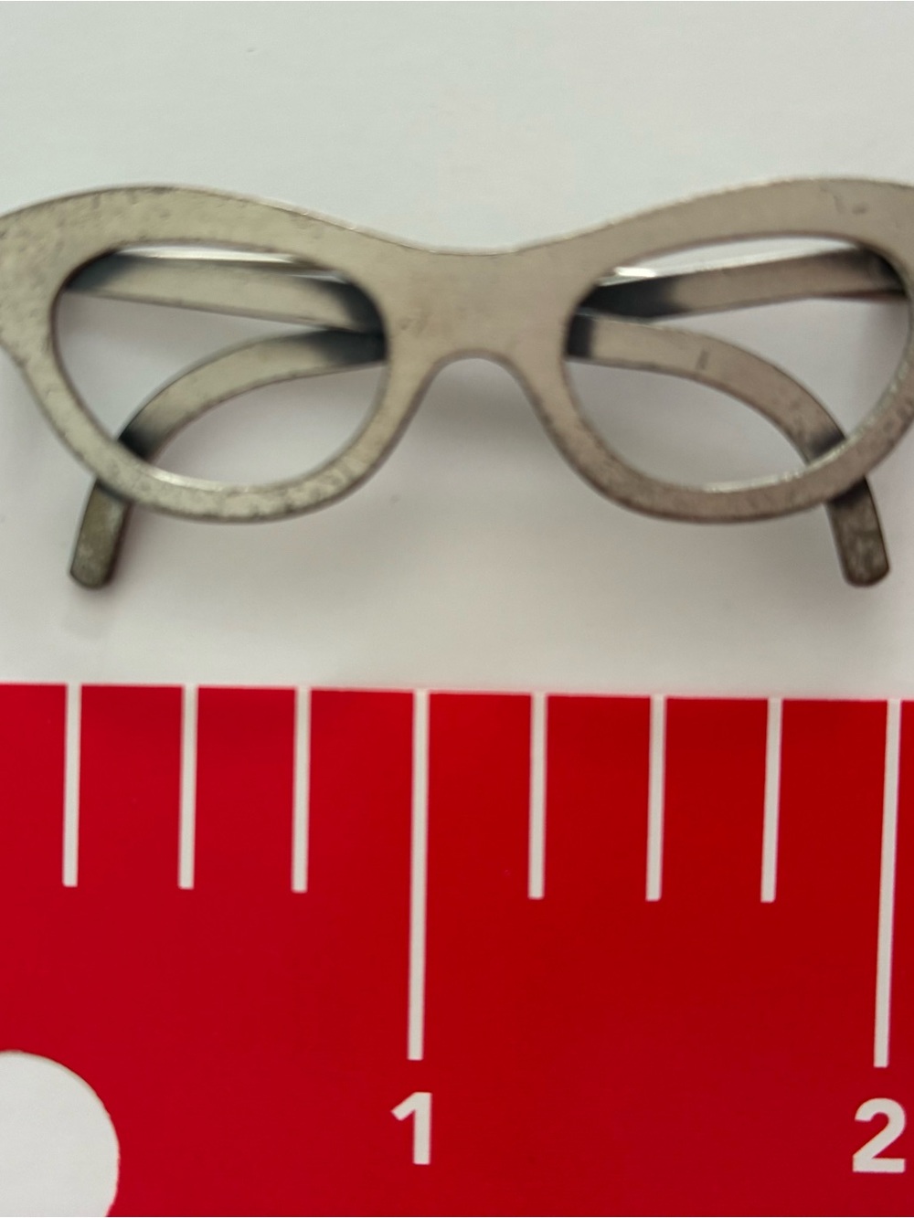 Silver Cat-Eye Glasses Brooch Pin